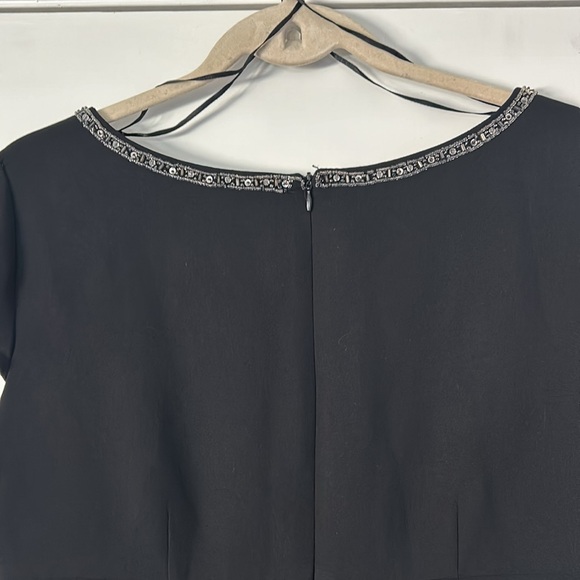 New Sandra Darren black cap sleeve lined dress with faux crystal design size 10 - Picture 8 of 9